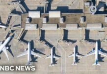 FAA Glitch FREEZES Northeast Skies FAA orders ground stops at Newark, Philadelphia and Teterboro airports